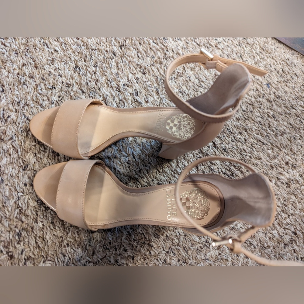Vince Camuto sandals size 6.5